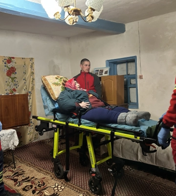 Волонтеры эвакуировали семью из Куртовки на Донетчине: их дом разрушила российская авиабомба