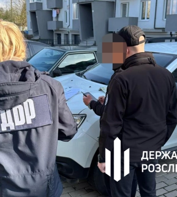 На Закарпатті викрили правоохоронця, який організував незаконне переправлення за кордон