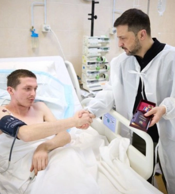 Президент відвідав медзаклад у Дніпрі, де лікують військових