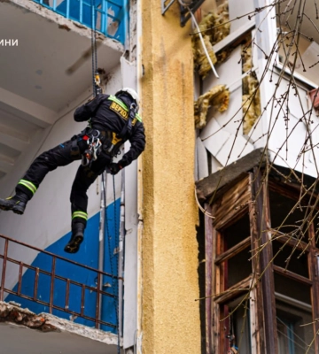 Росіяни атакували Харків безпілотником: попередньо відомо про влучання у багатоповерхівку