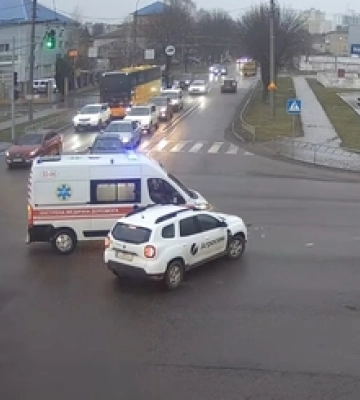 У Луцькому районі автомобіль наїхав на велосипедиста