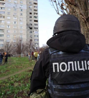 У Харкові російський БПЛА влучив у багатоповерхівку: постраждали двоє людей – влада