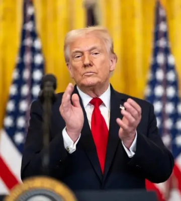 Політичний рейтинг Трампа стрімко знижується