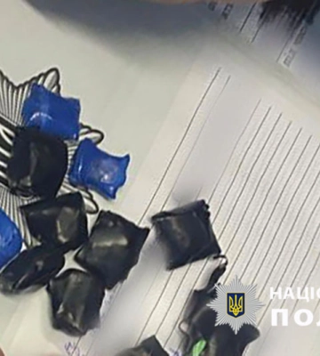У Києві пильні поліцейські затримали 18-річного наркодилера просто на станції метро