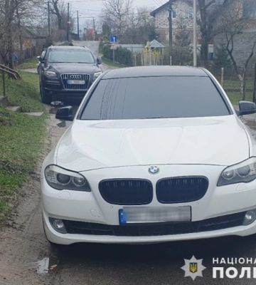 Біля Львова двоє підлітків на самокаті потрапили під BMW 528