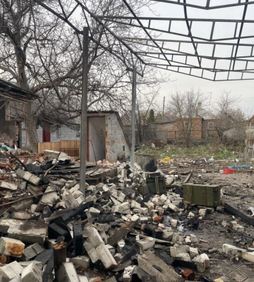 Пошкоджено будинки та адмінбудівлі: наслідки російських ударів по Донеччині за добу