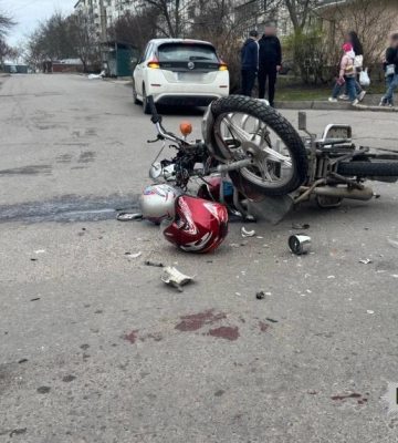 Аварія на Вербовій: мотоцикліста з переломом госпіталізували