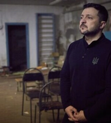 Зеленський відвідав село Ягідне на Чернігівщині, де росіяни тримали людей у підвалі школи. ВІДЕО+ФОТОрепортаж