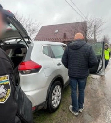 На Чернігівщині під час ремонту будівлі міграційної служби підрядник привласнив кошти