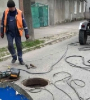 У Білгород-Дністровському по вулиці Файнблата працюють тепловики