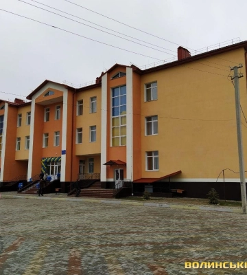 Очне навчання і гібридні формати: як працюють школи Волині та скільки з них мають укриття