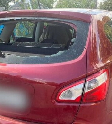 У Херсоні російський дрон поцілив в авто: є двоє постраждалих