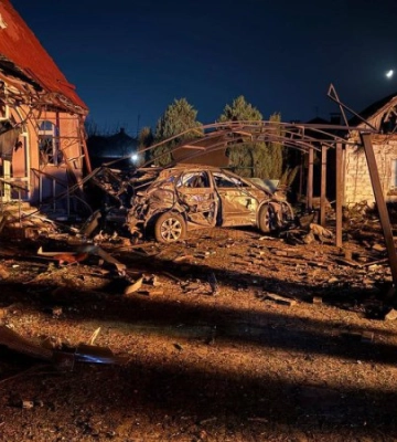 У Дніпрі після атаки дронів загорівся будинок, є постраждалі