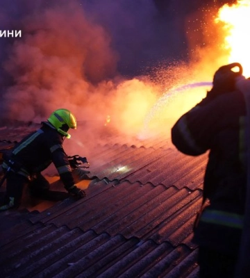 В Одесі на складі сталася масштабна пожежа