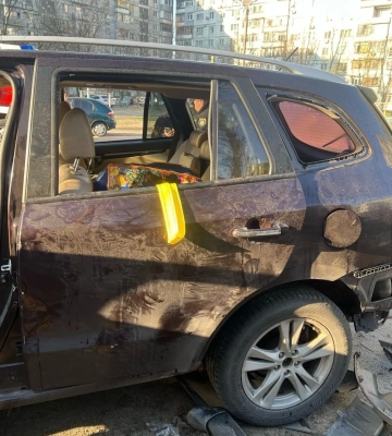 На Дніпропетровщині вибухнув автомобіль посадовця, він та дружина поранені - поліція