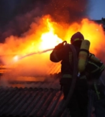 В Одесі на складі сталася масштабна пожежа