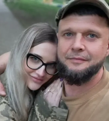 Понад 25 букетів з передової. Військовий дивує кохану навіть на війні 