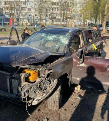 В Днепре взорвался автомобиль: пострадали чиновник и его жена