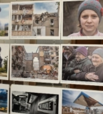 У Снігурівці відкрили виставку «Війна, що триває»