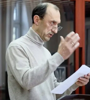 Справа Червінського. Ексрозвіднику повернули закордонний паспорт