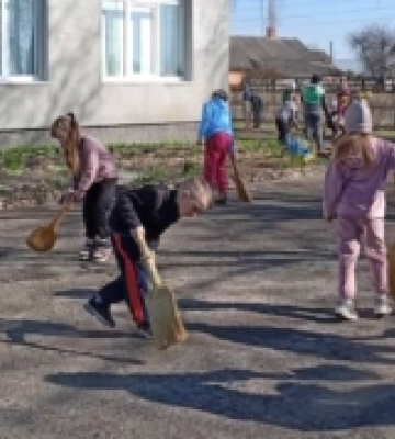 Шкільна толока у селі на Волині: як це було