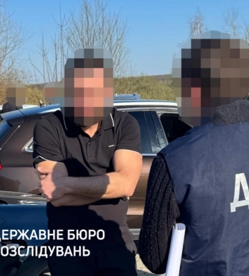 На Львівщині адвокат торгував “перепустками” до Європи та погрожував судді