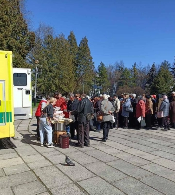 Роздачу безплатних гарячих обідів у Рівному продовжать