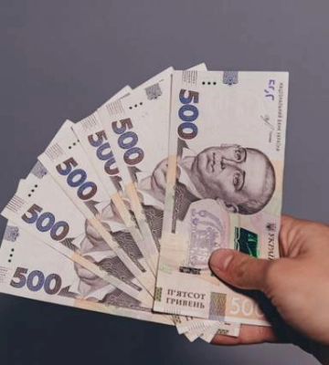 Яка мінімальна зарплата в Україні у квітні 2025 року