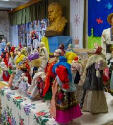 Унікальна колекція ляльок-мотанок з Донеччини у Тернопільському краєзнавчому музеї