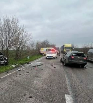 ДТП з потерпілими на трасі М-14 біля Березанки: величезний затор, водіїв закликають бути обережними