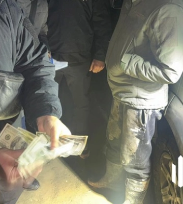 Переправляли ухилянтів через кордон за $5 тис.: затримано лісника та його спільника на Івано-Франківщині, - ДБР. ФОТОрепортаж