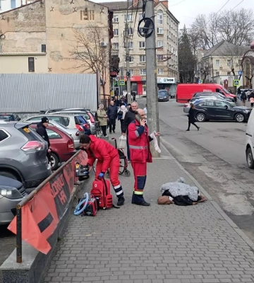 У Тернополі просто посеред вулиці померла людина