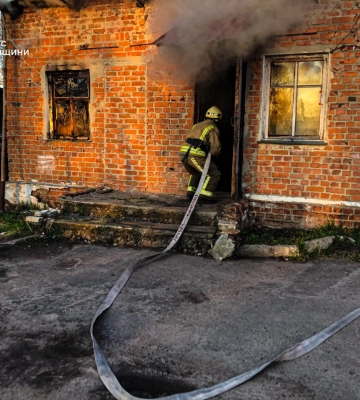 У Кролевці вонеборці двічі ліквідовували пожежі