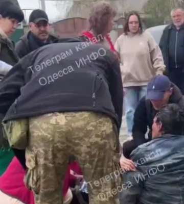 В Одеському обласному ТЦК пояснили, що чоловік, який начебто втратив свідомість під час роботи з оповіщення, симулював свій стан
