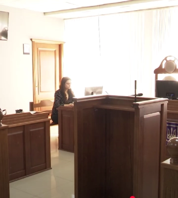 Приїхали вгамувати конфлікт: у Луцьку судять молодика, який побив патрульного