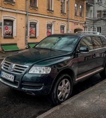 В Киеве заметили редкий кроссовер Volkswagen 2000-х с мощным дизелем 