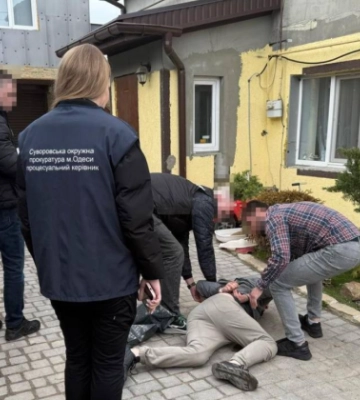 В Одесі викрили керівника підприємства, який за 130 тисяч доларів обіцяв підозрюваному уникнути в’язниці