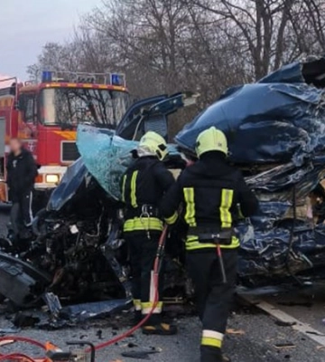 На Львівщині пасажирський автобус зіткнувся з вантажівкою: є загиблі і травмовані