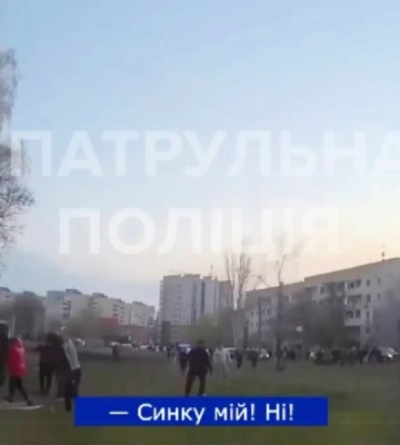 Перші хвилини після російського ракетного удару по Кривому Рогу показала поліція
