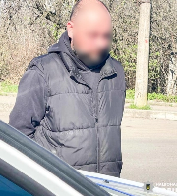 П’яний іноземець у Рівному хотів відкупитись від поліції