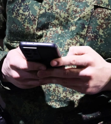 Из-за угрозы ударов ВСУ по штабам: оккупантам полностью запретили мобильную связь на Херсонщине