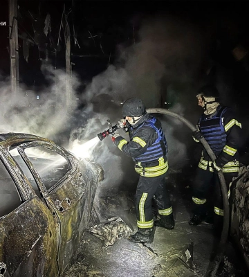 У двох районах Києва через ракетну атаку виникли пожежі (оновлено)