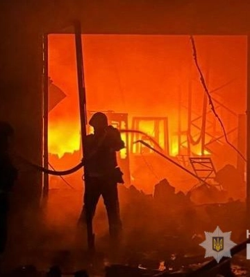 Ворог атакував безпілотниками підприємство в Сумах: є руйнування, але минулося без жертв. ФОТО