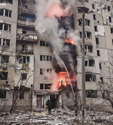 На Харківщині росіяни атакували житлові будинки та навчальний заклад