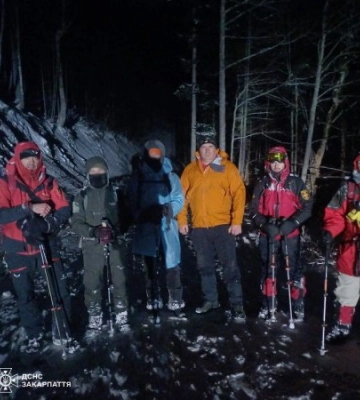 Несподівана зима у квітні: туристів з Києва рятували серед снігів Карпат