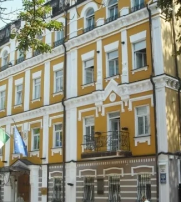 Посольство Італії в Україні приспустило прапори на знак жалоби за загиблими у Кривому Розі