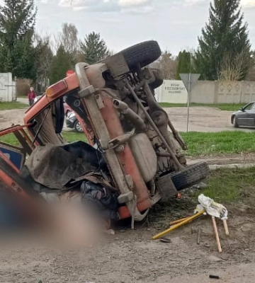 На Полтавщині внаслідок ДТП загинув літній водій легковика, дві його пасажирки у лікарні