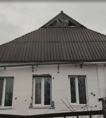 Росіяни вдарили керованою авіабомбою по Золочеву на Харківщину