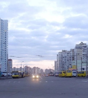 Рух транспорту на просп. Червоної Калини частково обмежено