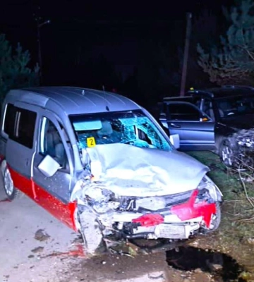 На Франківщині неповнолітній водій зіткнувся з Opel Combo: троє травмованих